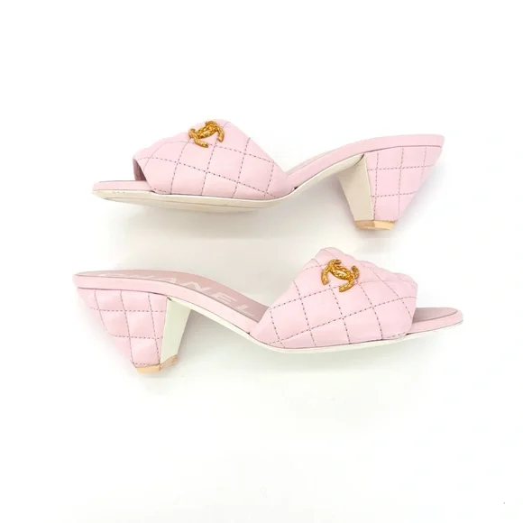CHANEL 2022 Quilted Lambskin Light Pink CC Logo Mules Slides Sandals 37.5 - Picture 5 of 9
